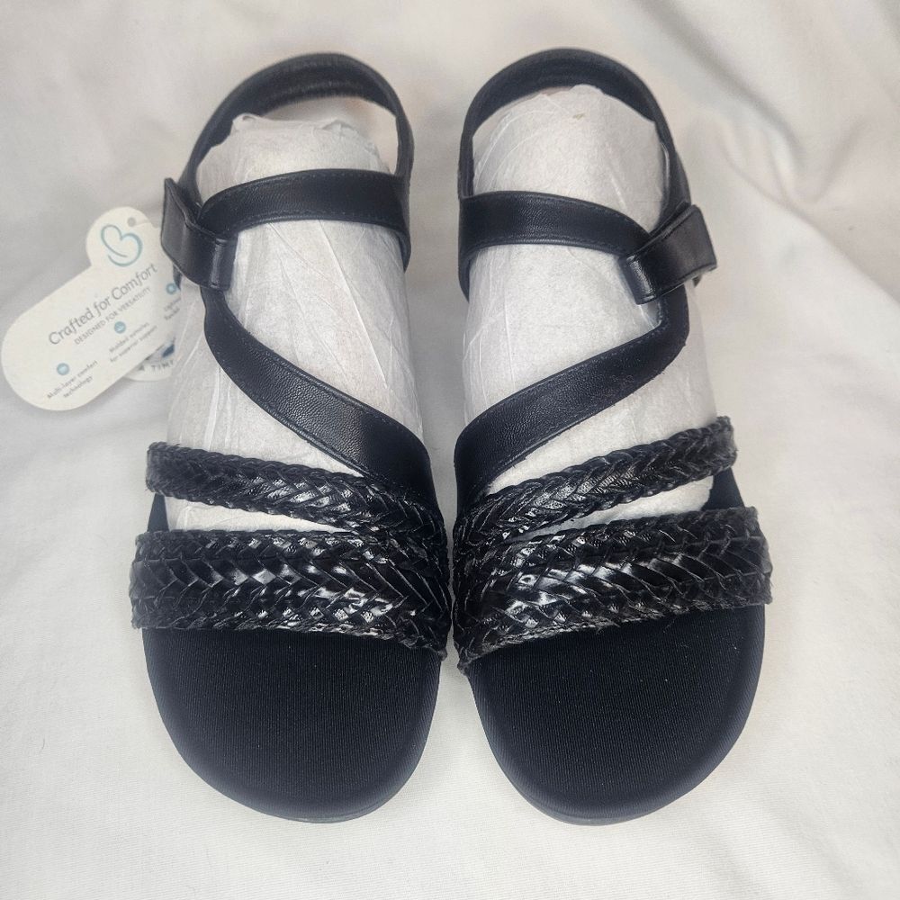 Baretraps Jalen Asymmetrical Flat Sandal Black NWT Sz 7 Sandal Strappy Walking
